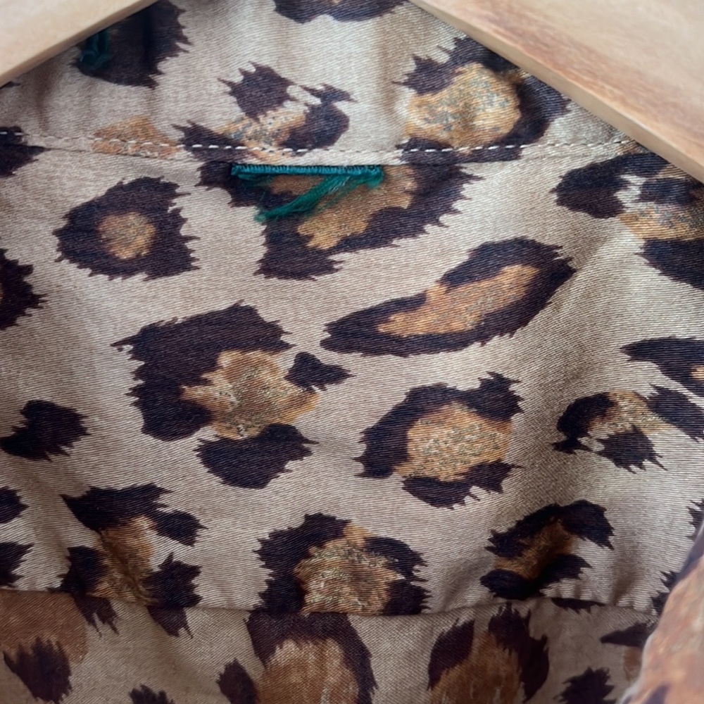 Leopard button up - Picture 3 of 4
